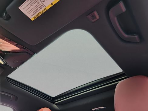 Certified 2022 BMW 330i Sedan w/ Driving Assistance Package image 17