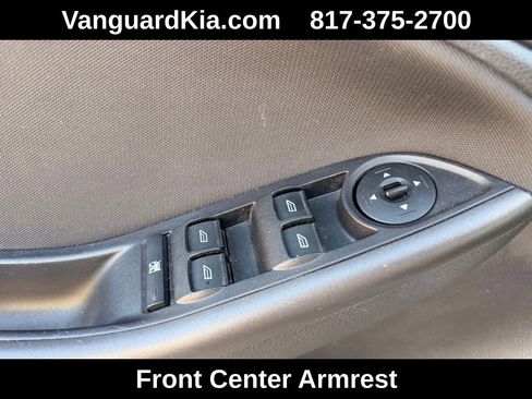 Used 2017 Ford Focus SEL image 18