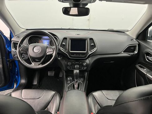 Used 2021 Jeep Cherokee Trailhawk w/ Comfort/Convenience Group AWD/4WD image 13