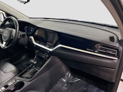 Certified 2022 Kia Niro EX Premium image 30