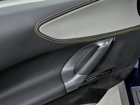 Used 2023 Ferrari SF90 Stradale image 18