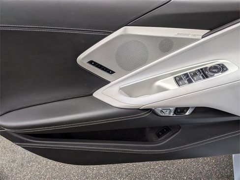 Used 2021 Chevrolet Corvette Stingray w/ Z51 Performance Package image 13