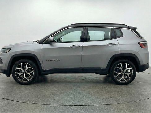 Used 2025 Jeep Compass Limited AWD/4WD image 5