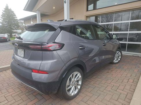 Used 2023 Chevrolet Bolt EUV LT FWD image 3