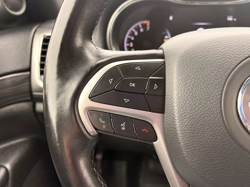 Used 2022 Jeep Grand Cherokee Altitude AWD/4WD image 19