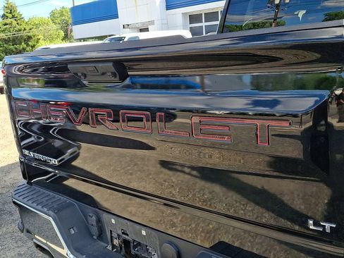 Used 2023 Chevrolet Silverado 1500 LT AWD/4WD image 28