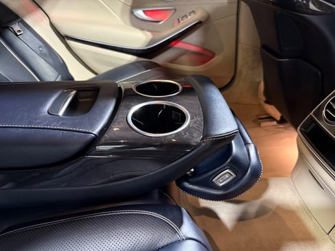 Used 2017 Mercedes-Benz S 550 Sedan w/ Sport Package w/ Sport Package image 62