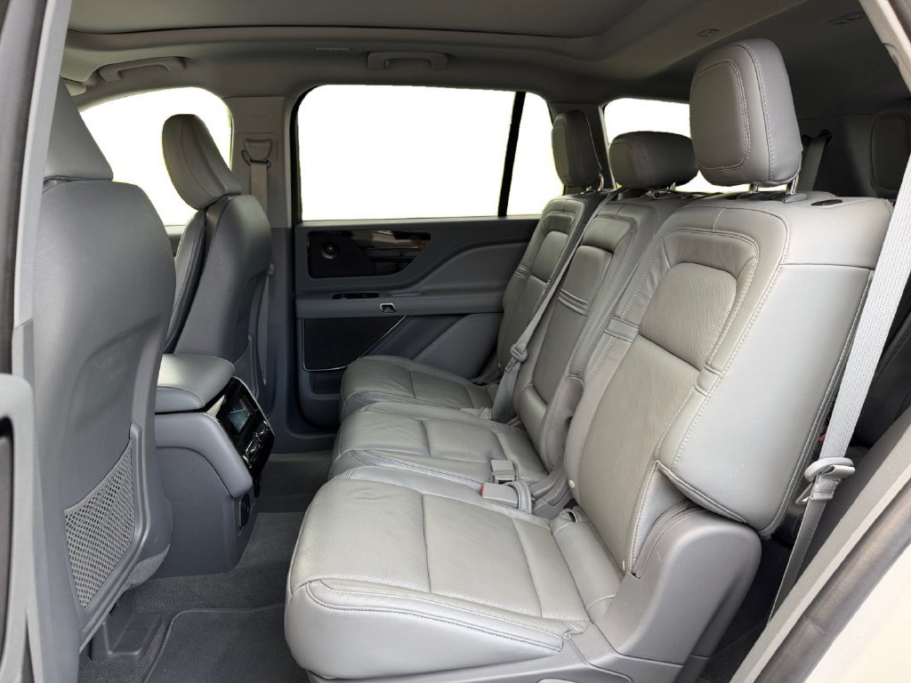 Used 2021 Lincoln Aviator Reserve w/ Elements Package Plus RWD image 19