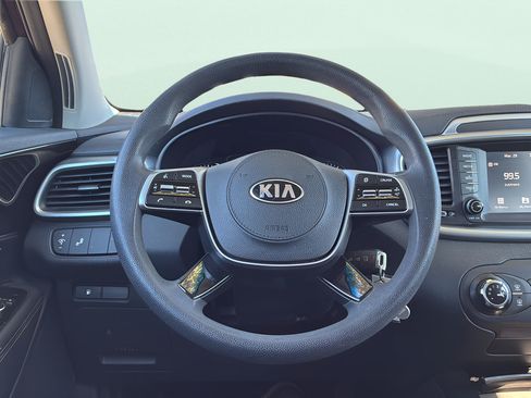 Used 2019 Kia Sorento FWD image 22