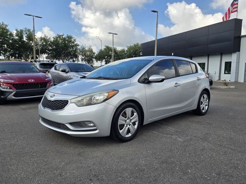 Used 2016 Kia Forte LX FWD image 4
