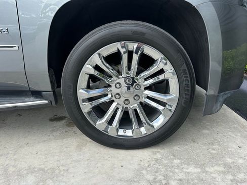 Used 2019 GMC Yukon SLT w/ Premium Edition AWD/4WD image 15