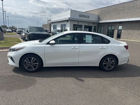 Used 2024 Kia Forte LXS image 2