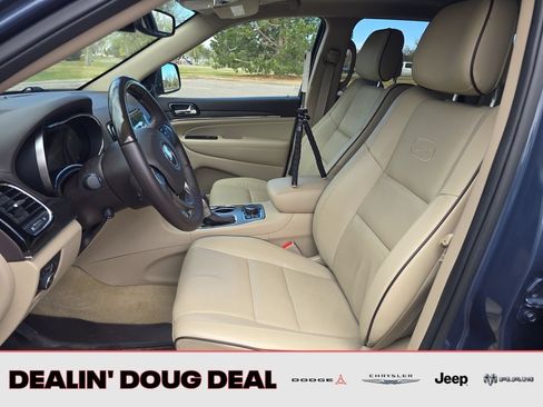 Used 2019 Jeep Grand Cherokee Overland AWD/4WD image 10
