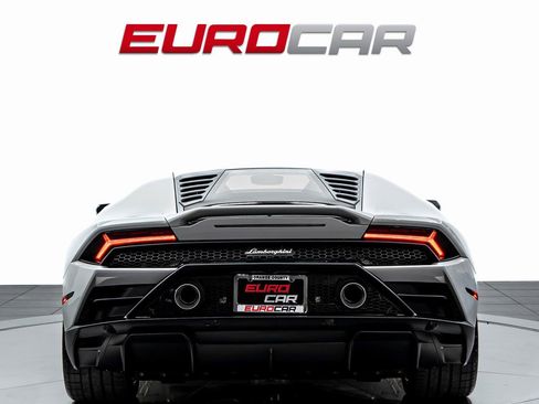 Used 2023 Lamborghini Huracan EVO image 4