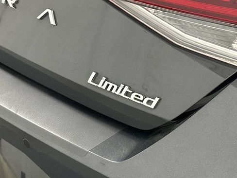 Used 2023 Hyundai Elantra Limited FWD image 20