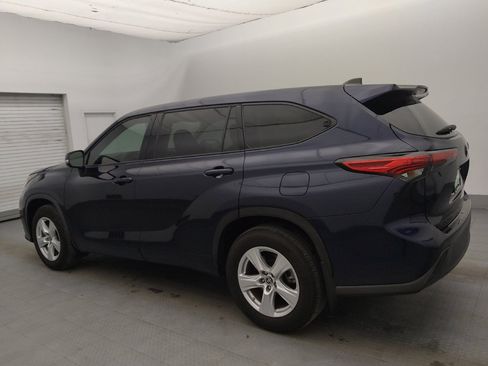 Used 2022 Toyota Highlander L image 3
