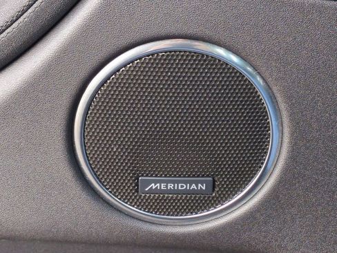 Used 2025 Land Rover Discovery Sport S image 31