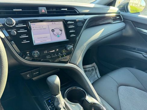 Used 2019 Toyota Camry LE FWD image 10