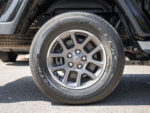 Used 2020 Jeep Gladiator Overland w/ Cold Weather Group image 20