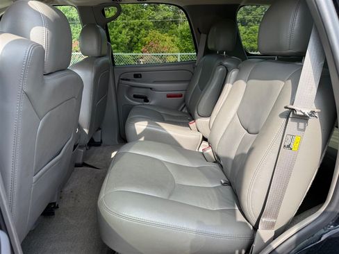Used 2006 GMC Yukon SLT w/ SLT Preferred Equipment Group RWD image 28