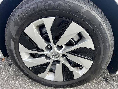 Certified 2025 Nissan Altima 2.5 S image 9