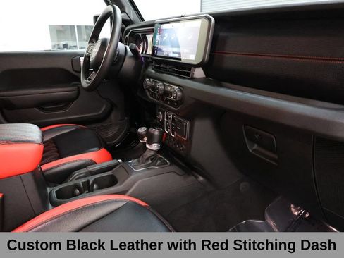 Used 2025 Jeep Wrangler Unlimited Sport AWD/4WD image 21