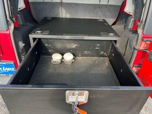 Used 2010 Jeep Wrangler Unlimited Sport image 17