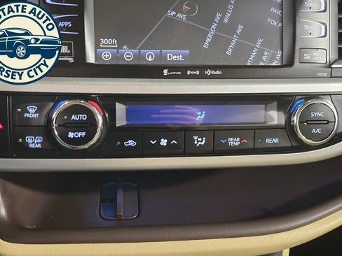 Used 2017 Toyota Highlander Limited w/ Protection Package #3 AWD/4WD image 15