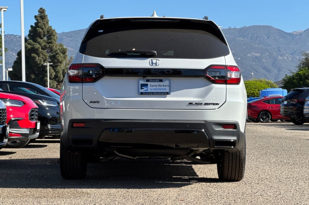 New 2026 Honda Pilot Black Edition image 5