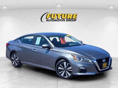 Used 2022 Nissan Altima 2.5 SV