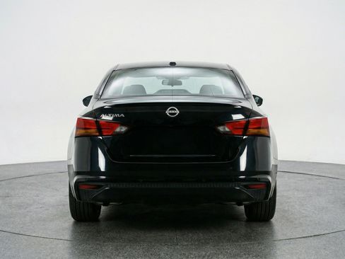 Used 2025 Nissan Altima 2.5 SV image 7