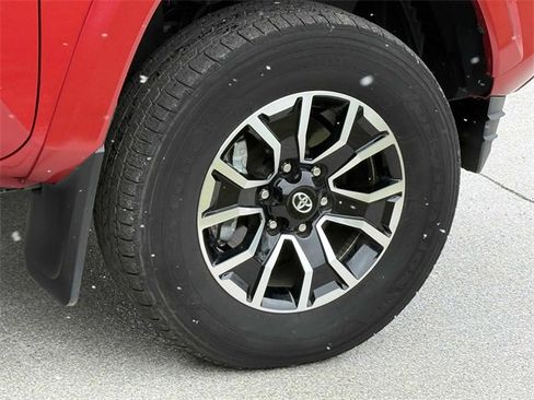 Used 2022 Toyota Tacoma TRD Sport image 18