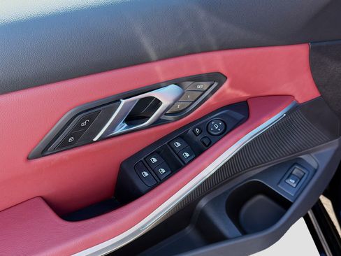 Used 2025 BMW 330i Sedan image 23