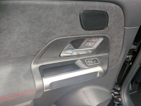 Certified 2025 Mercedes-Benz GLB 250 4MATIC image 29