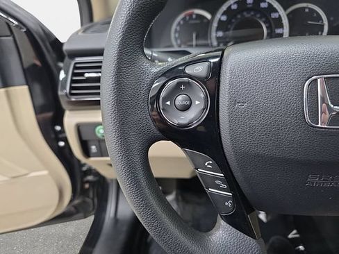 Used 2017 Honda Accord LX image 17
