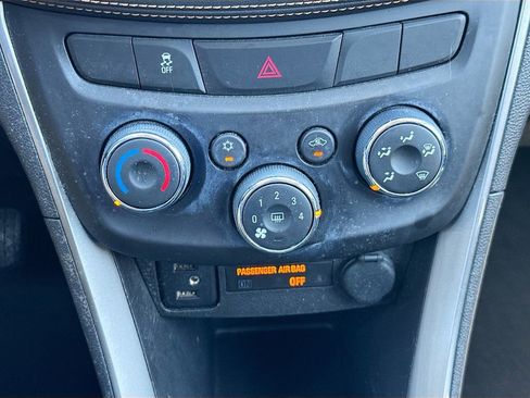 Used 2018 Chevrolet Trax LT w/ LT Convenience Package image 14