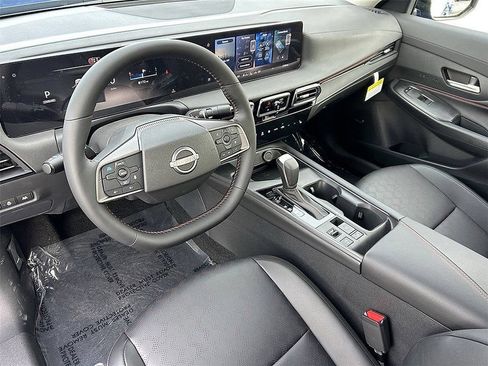 New 2026 Nissan Sentra SR w/ SR Premium Package FWD image 10