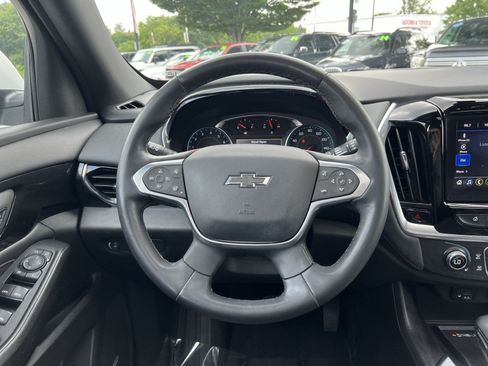 Used 2023 Chevrolet Traverse RS AWD/4WD image 16