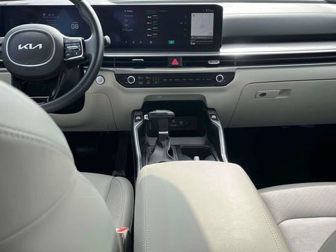 Used 2024 Kia Sorento S w/ Panoramic Sunroof Package AWD/4WD image 3