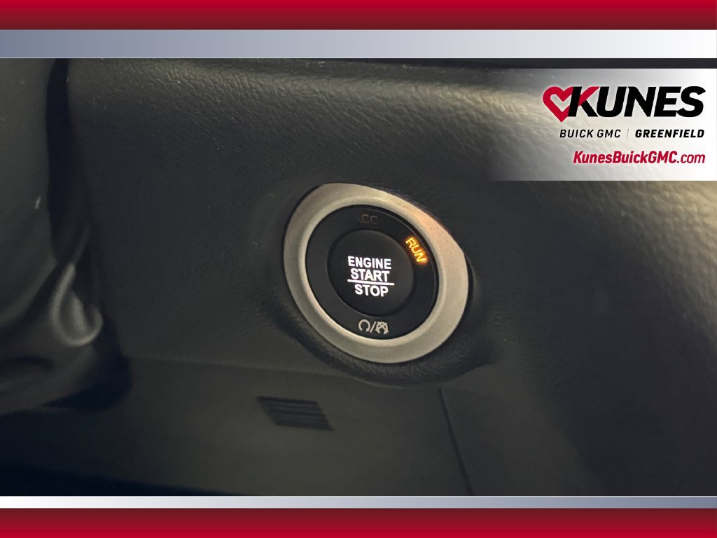 Used 2025 Chrysler Pacifica Select FWD image 31