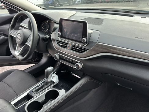 Used 2023 Nissan Altima 2.5 SV image 30