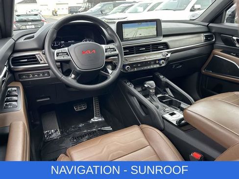 Used 2022 Kia Telluride SX w/ SX Prestige Package image 2