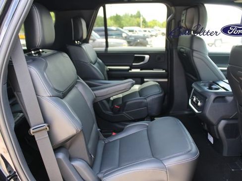 New 2027 Ford Expedition Platinum w/ Stealth Appearance Package AWD/4WD image 9