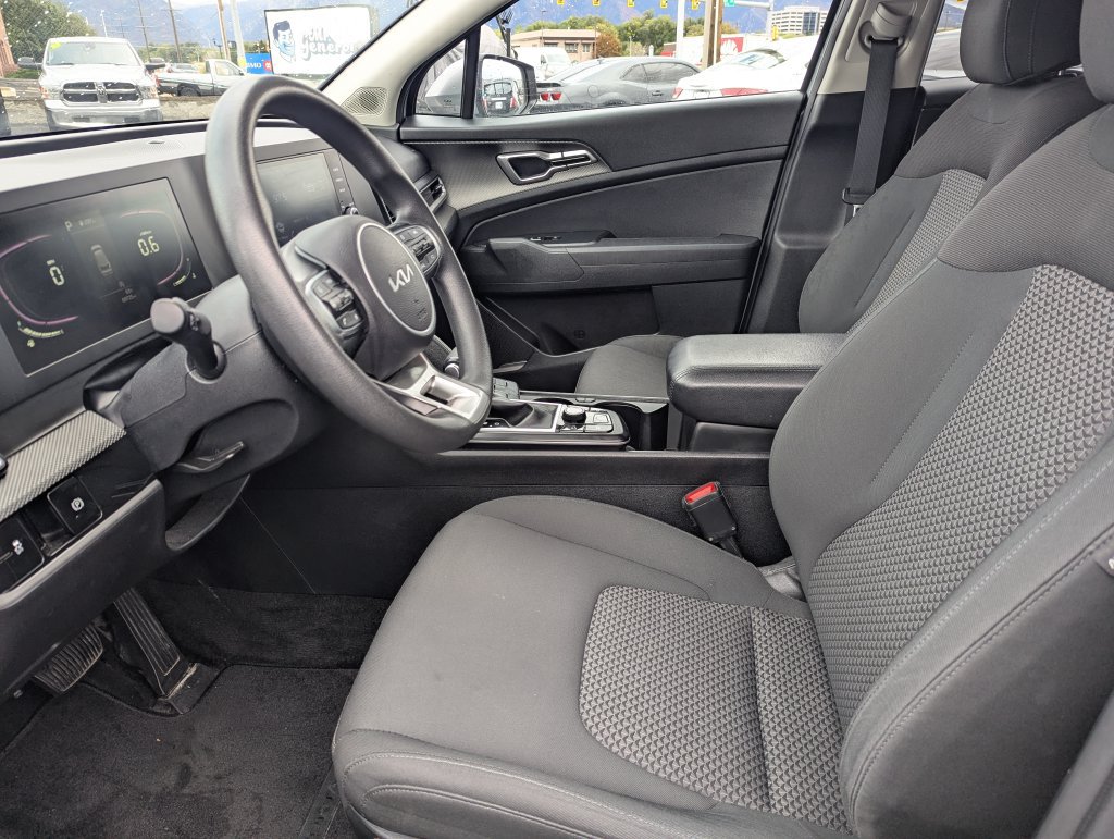 Used 2023 Kia Sportage LX AWD/4WD image 24