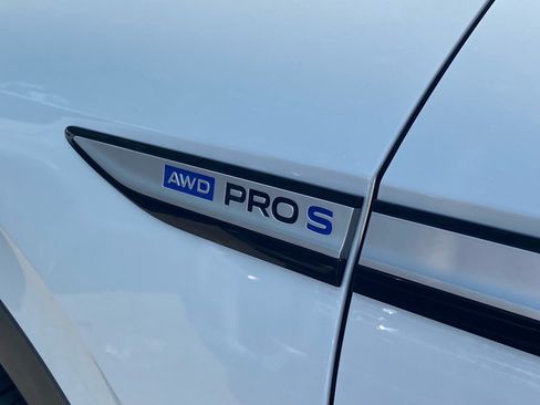 Certified 2023 Volkswagen ID.4 Pro S AWD/4WD image 5
