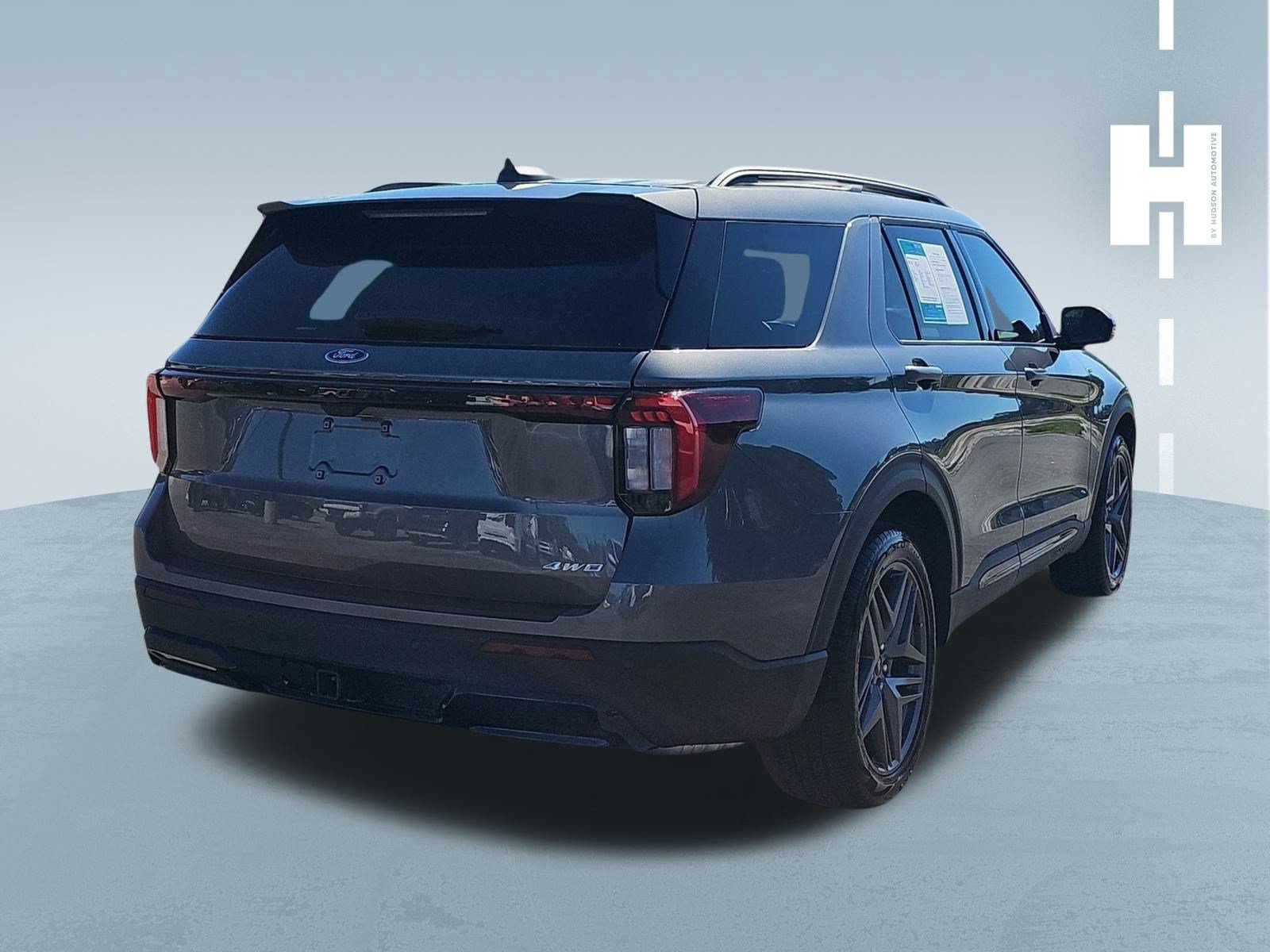 Used 2026 Ford Explorer ST-Line w/ ST-Line Street Pack AWD/4WD image 4