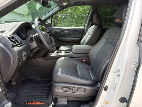 Used 2024 Honda Passport TrailSport image 11