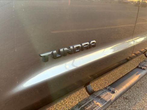 Used 2018 Toyota Tundra SR5 w/ SR5 Upgrade Package RWD image 30
