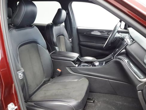 Certified 2021 Jeep Grand Cherokee L Laredo AWD/4WD image 27