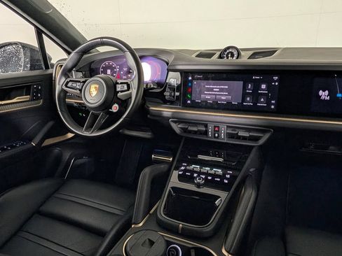 Certified 2024 Porsche Cayenne Turbo GT AWD/4WD image 21